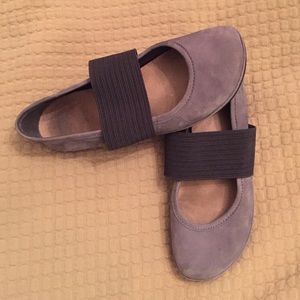 Camper Right Nina Gray Nubuck Leather Flats